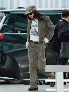 Дженни в новом образе от Chanel в аэропорту Инчхона