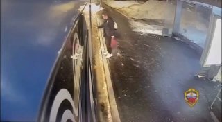 В Москве разбили окно автобуса бутылкой: возбуждено дело о вандализме