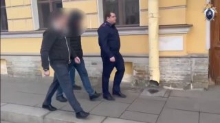 Начальник миграционного отдела УМВД в Петербурге подозревается в коррупции на 16 млн рублей