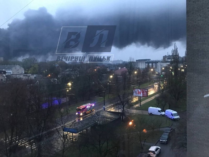 Военный дайджест: удары по Ирану, атаки дронов в РФ и крушение самолета в Крыму