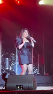 Концерт Наташи Королёвой в Краснодаре: скандал из-за откровенных нарядов подтанцовки