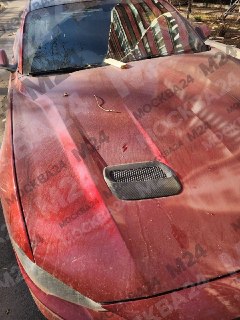 Бабушка обстреляла фанерой автомобили с 12-го этажа в Москве