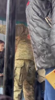 Конфликт с ТЦК в Одессе: женщина не пустила мобилизаторов в маршрутку