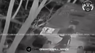 Удар FPV-дрона по самоходке AS-90 под Купянском