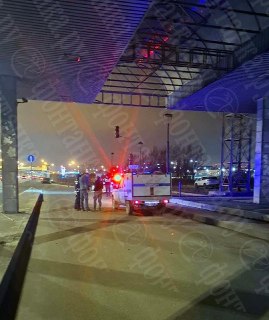 Водители застряли на посту ДПС в Петербурге из-за конфликта с таксистом